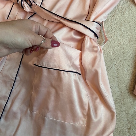 Victoria’s Secret Pink Satin Short Robe - Picture 8 of 13